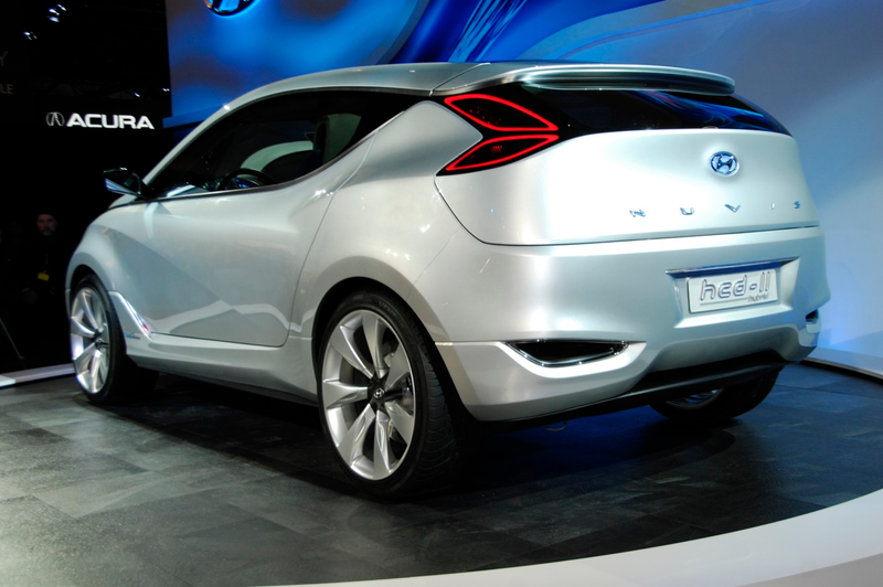 Illustration for article titled Hyundai Nuvis Concept: Hybrid Blue Drive Gives It Wings